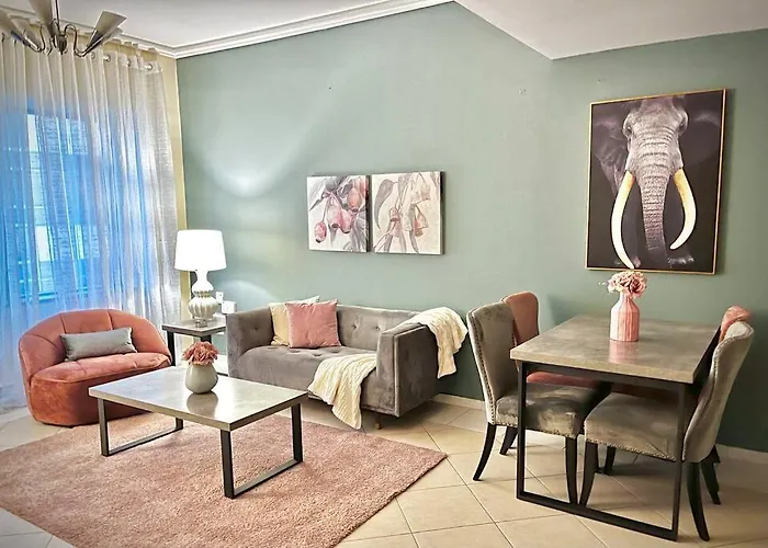 Cheerful 3 Bedroom Apartment